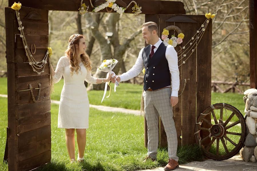 Fotografo di matrimoni Gülçin Battal (gulcinbattal). Foto del 12 luglio 2020