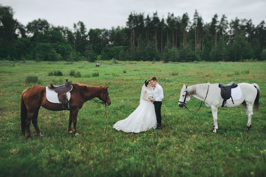 婚禮攝影師Schus Cherepanov（alexart777）。2016 7月17日的照片