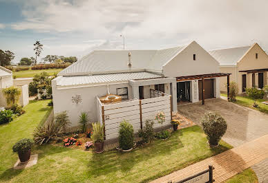 House with garden 5