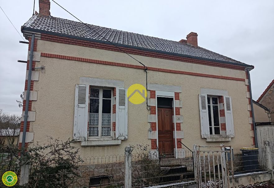 Vente maison 8 pièces 140 m² à Cosne-d'Allier (03430), 50 000 €