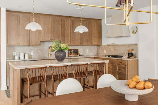 Modern kitchen with island and bar stools - Luxury house for sale in Denver, 2 bedrooms