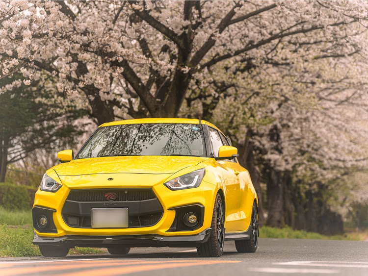 スイフトスポーツのサクラと愛車・桜とコラボ・桜コラボ・桜に関するカスタム事例の投稿画像1枚目