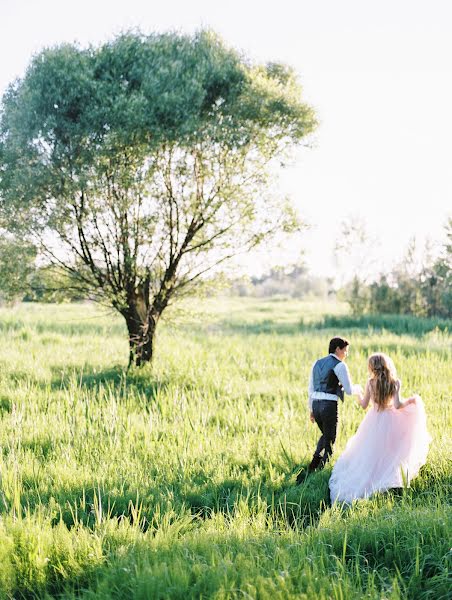 Fotógrafo de casamento Yuriy Bugayov (yuribugayov). Foto de 17 de outubro 2017