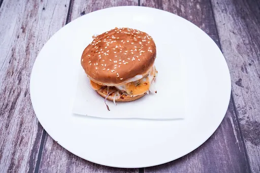 Cheese, Onion And Paneer Burger