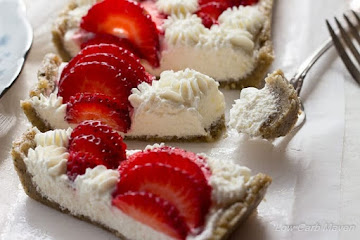 No Bake Sugar Free Strawberry Cheesecake Tart (low carb, keto)