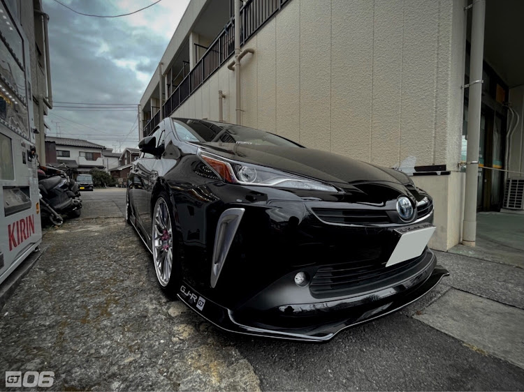 プリウスのKuhl Racing・GJ-R・エロフェイスグランプリに関するカスタム事例の投稿画像3枚目