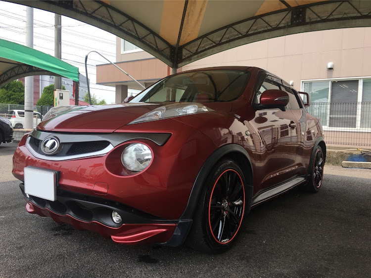 ジュークの洗車・車高調整・マフラー交換・ホイール交換に関するカスタム事例の投稿画像1枚目