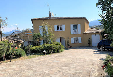 Seaside villa with pool 4