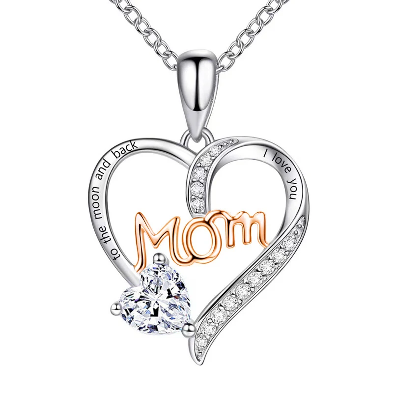 Dames ketting met hartvormige letters en diamanten, elegant en modieus, perfect voor een verfijnde look.