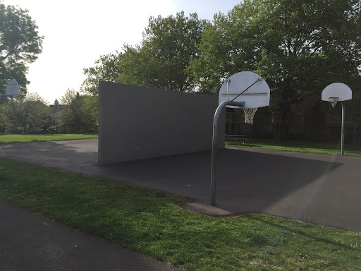 Center Street Park Basketball Courts