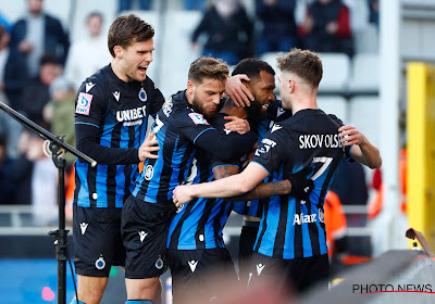 📷 Club Brugge-spelers vieren winst tegen KAA Gent met opvallende spandoek