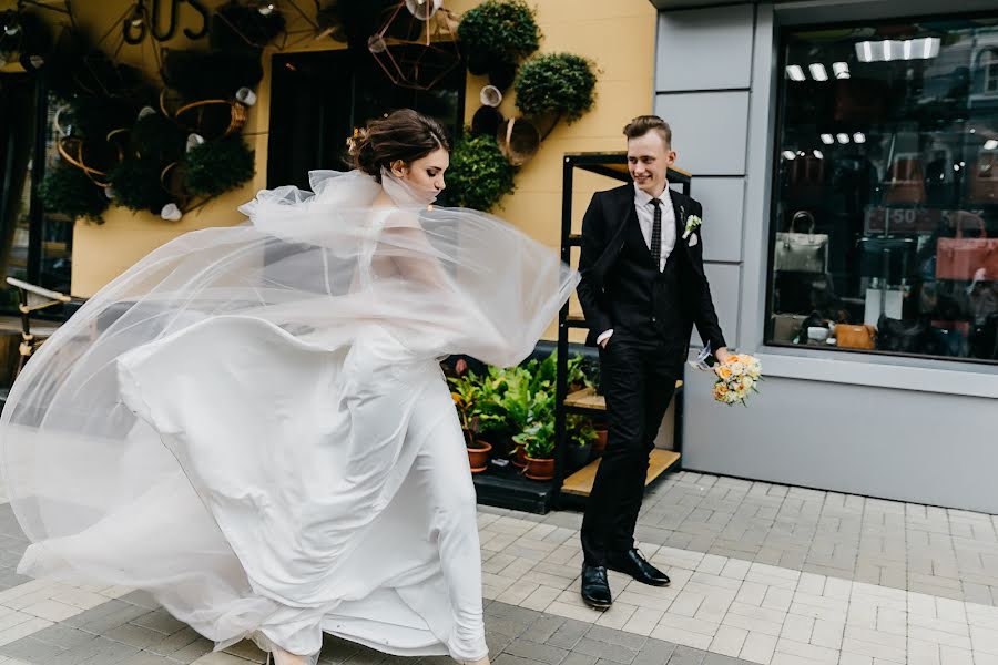 Fotógrafo de casamento Evgeniya Rossinskaya (evgeniyaross). Foto de 12 de agosto 2019