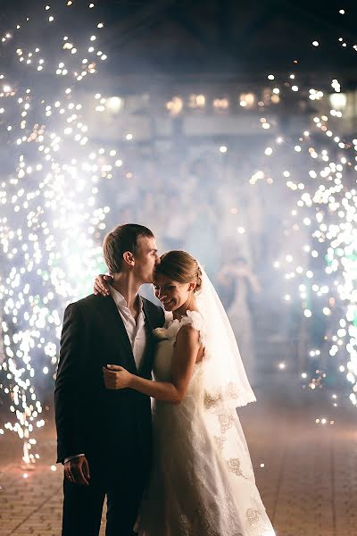 Wedding photographer Dmitriy Malyavka (malyavka). Photo of 19 February 2016