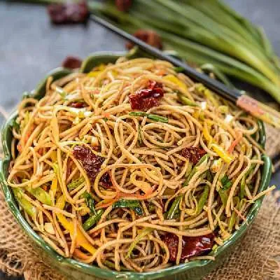 Chilly Garlic Veg Noodle