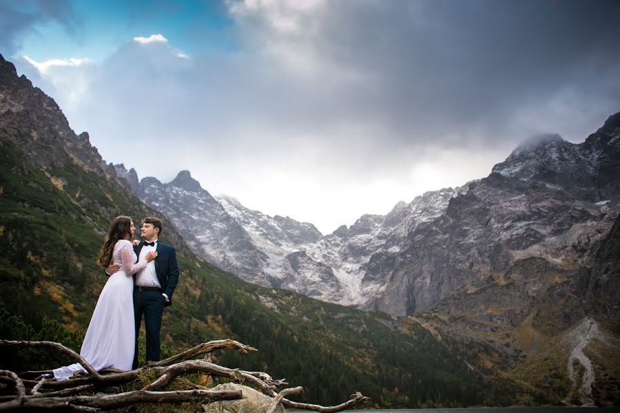 Fotógrafo de casamento Karolina Dmitrowska (dmitrowska). Foto de 14 de abril 2018