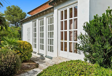 Villa with garden and terrace 3