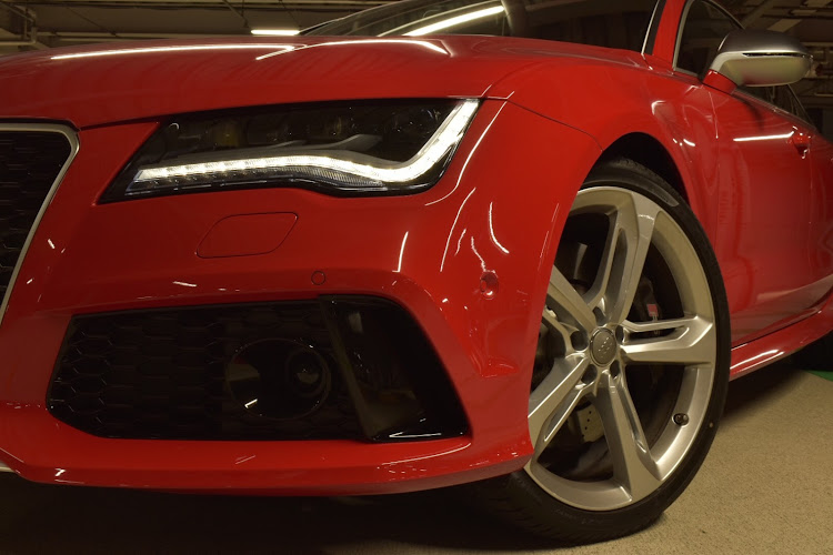 500のAudi・audiRS7・quattro・コラボ撮影に関するカスタム事例の投稿画像3枚目