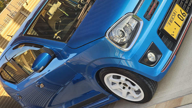 アルトワークスの洗車、水垢落とし、コーティング・少し前にクラッチワイヤー調整・フロントガラス油膜取り、ガラコに関するカスタム事例の投稿画像1枚目