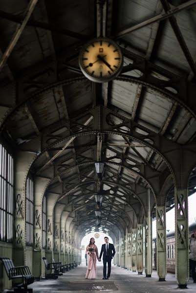 Fotografo di matrimoni Slava Kast (photokast). Foto del 5 aprile 2019