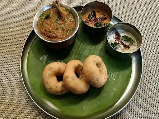 Vada Chicken Pulusu [3 Pcs]