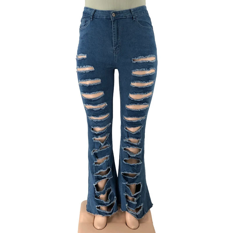 Ženske pocepane farmerke velikih veličina, novi trend pranja. Moderne farmerke u plus size, udobne i stajliš, za ležeran i moderan izgled.