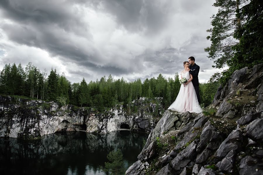 Fotógrafo de casamento Roman Polyanin (photoroman). Foto de 26 de julho 2017