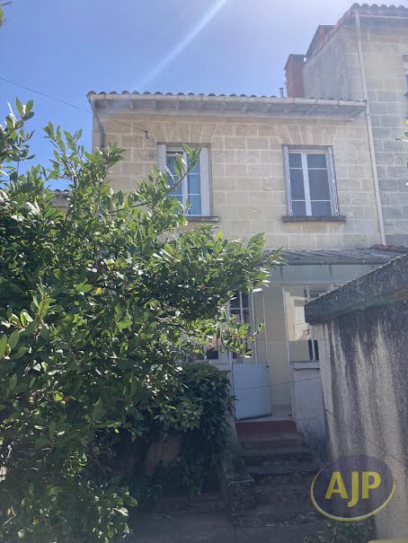 Vente maison 4 pièces 125.81 m² à Pauillac (33250), 191 500 €