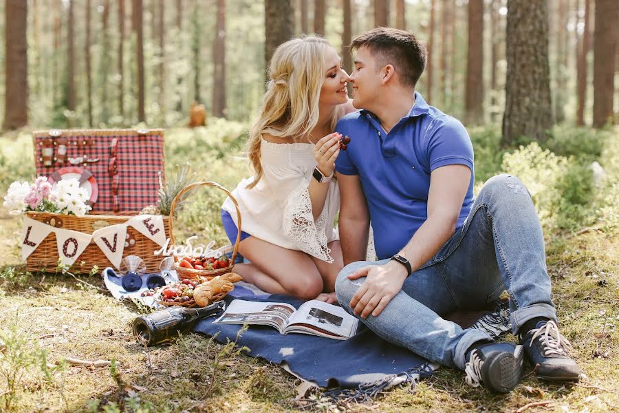 Wedding photographer Ekaterina Buneeva (ekaterinabuneeva). Photo of 19 July 2018