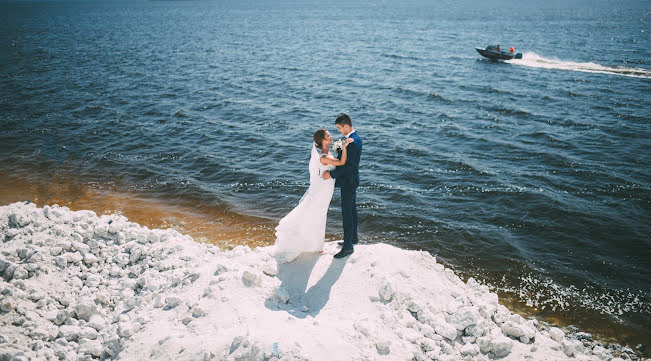 Bryllupsfotograf Denis Khuseyn (legvinl). Bilde av 15 april 2019