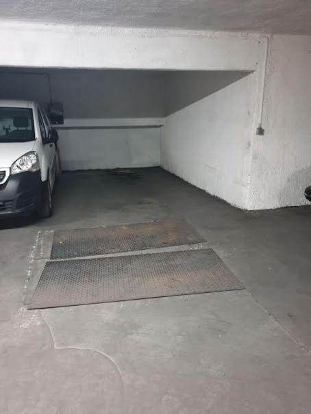 Location  parking   à Paris 8ème (75008), 180 €