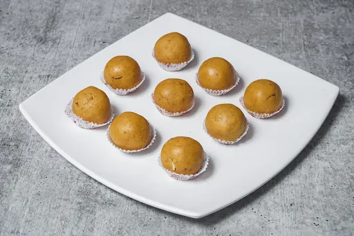 Besan Laddu