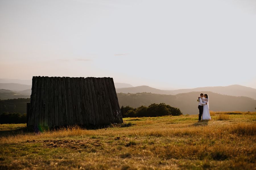 Fotografo di matrimoni Łukasz Świtek (switekeu). Foto del 25 agosto 2023