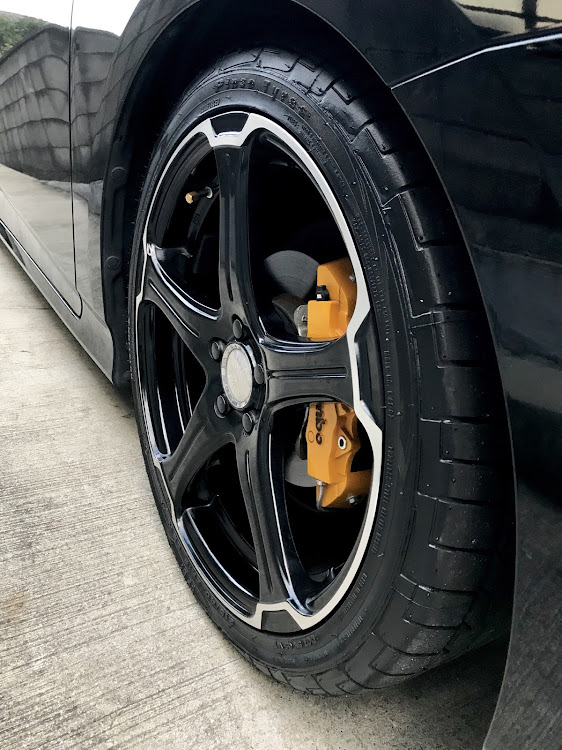 プリウスの台風一過・洗車機激混み・洗車機入れないけど・usdm・ブラックマジックに関するカスタム事例の投稿画像2枚目