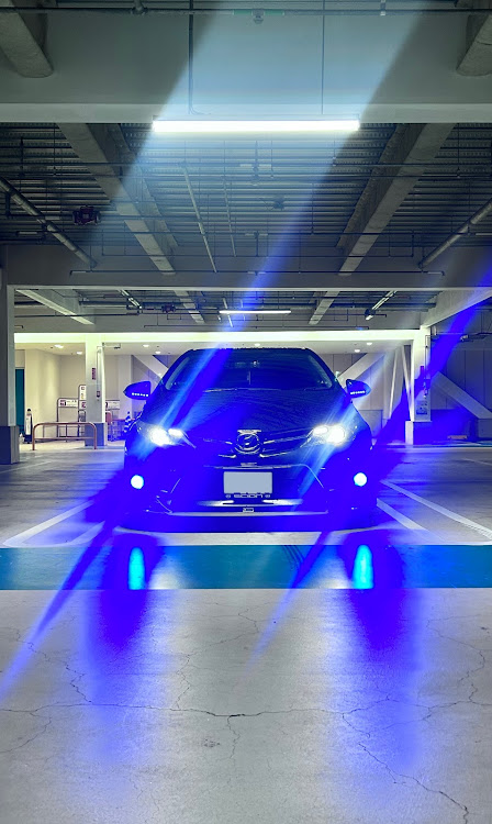 オーリスの5本スポーク・青LED・JDM・オーリスはいいぞに関するカスタム事例の投稿画像2枚目