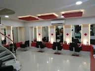 V Lounge Salon photo 1