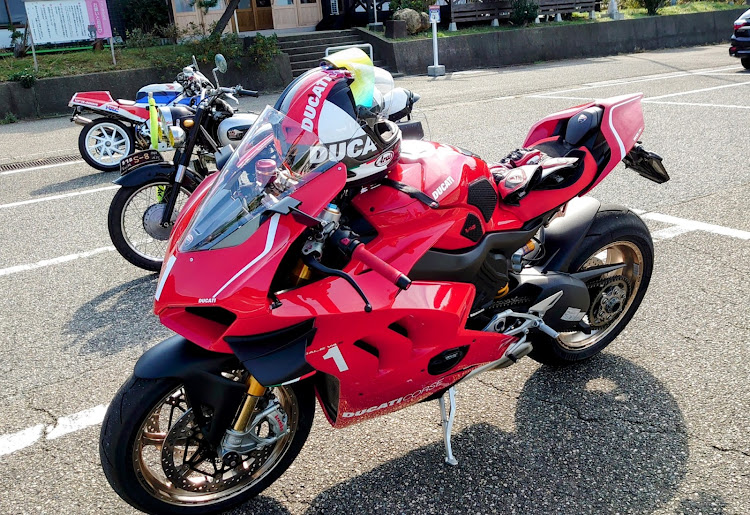 シビックタイプRの11月もよろしくお願いします・秋晴れドライブ・S600・バイクも好きに関するカスタム事例の投稿画像4枚目