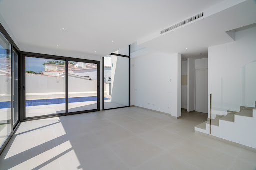Maison avec piscine en bord de mer 4