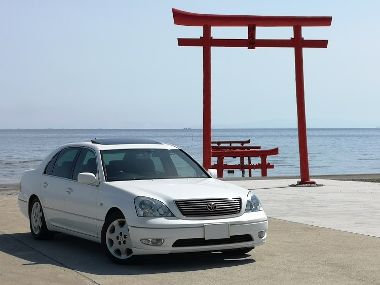 セルシオのJun Style・徘徊の帝王・CarTuneber・SAGA海中鳥居に関するカスタム事例の投稿画像1枚目