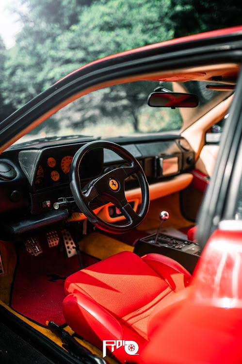 512TRのフェラーリ・512TR・キットカー・レプリカ・スーパーカーに関するカスタム事例の投稿画像3枚目