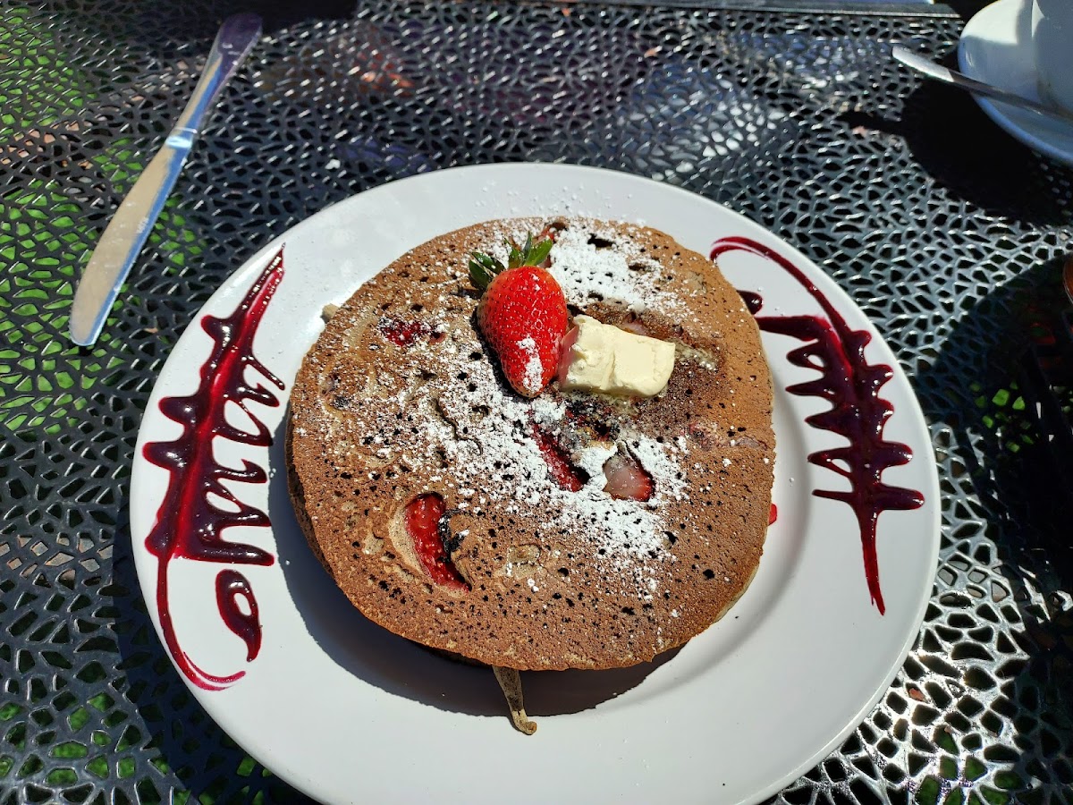 GF/Vegan Strawberry Choco Chip Pancakes