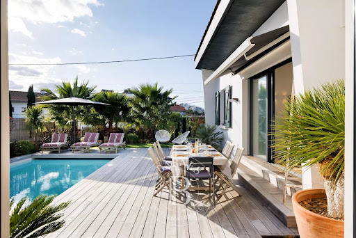 House with garden 4