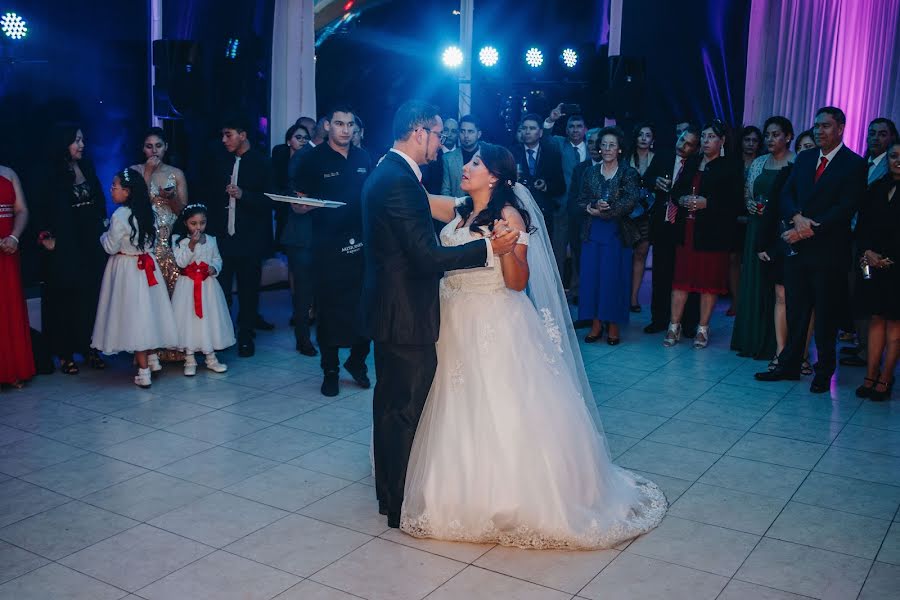 Fotografo di matrimoni Jonathan Peña (lasfotosdeljony). Foto del 28 marzo 2020
