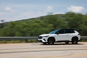 The test took place at the Gerotek Oval track in Pretoria on a typically hot day in South Africa with the Corolla Cross Hybrid’s air conditioner set to 21°C. 