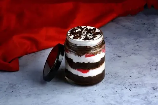 Black Forest Cake In Jar [1 Piece]