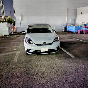 フィット GR3