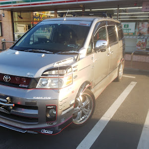 ヴォクシー AZR60G