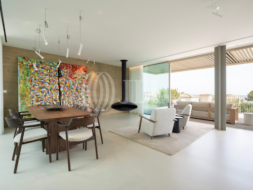 House with pool and terrace 2