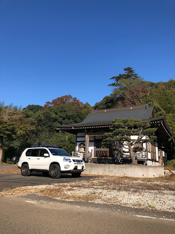 エクストレイルのスタックラダー移設・後はウインチ！・と、㊙️パーツ・林道⛰️・オフロード仕様に関するカスタム事例の投稿画像1枚目