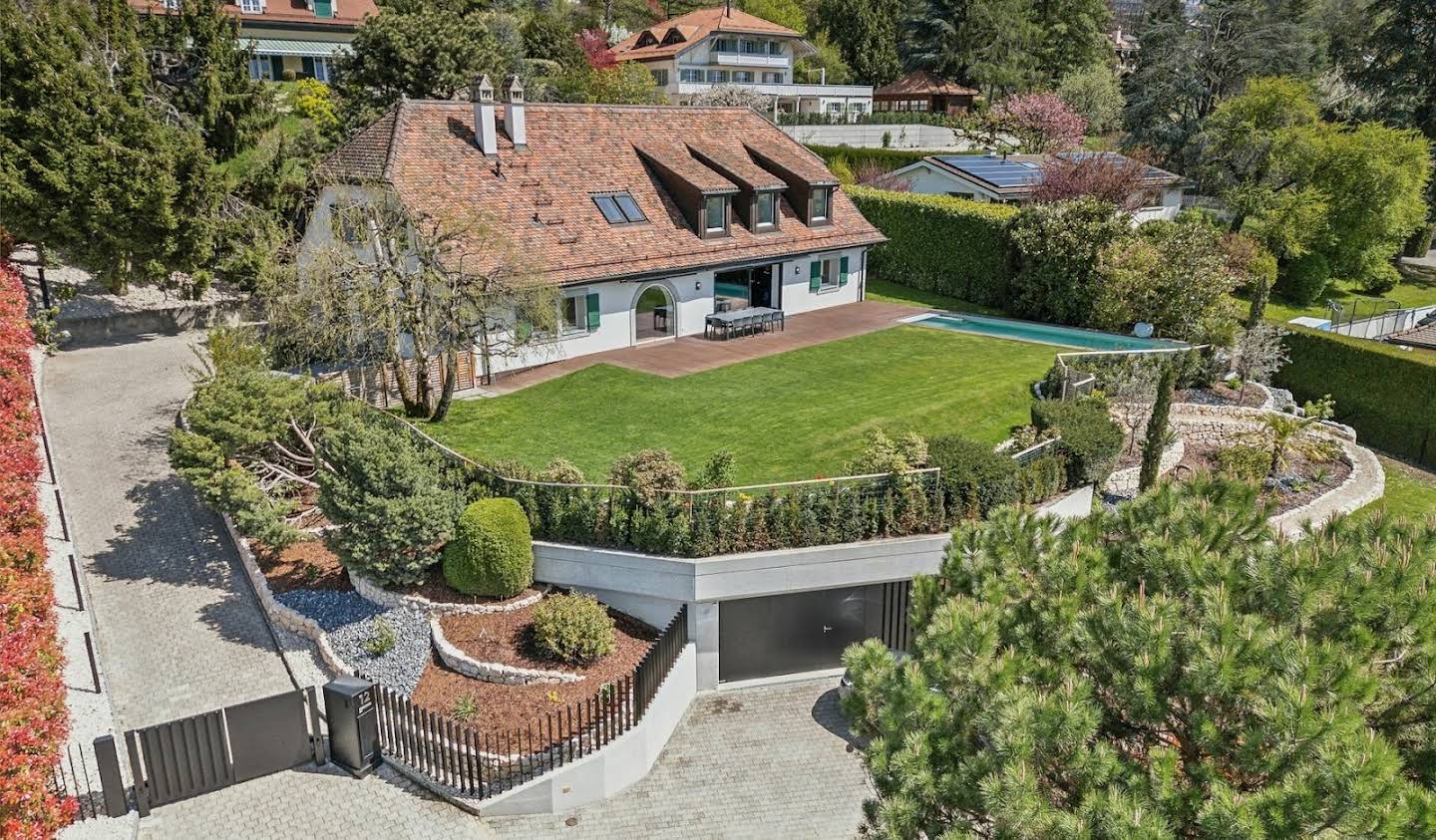 House with garden and terrace Blonay