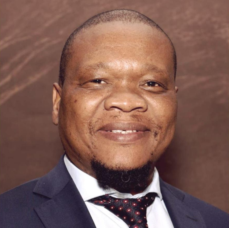 Free State education MEC Tate Makgoe died in a car crash on Sunday morning.